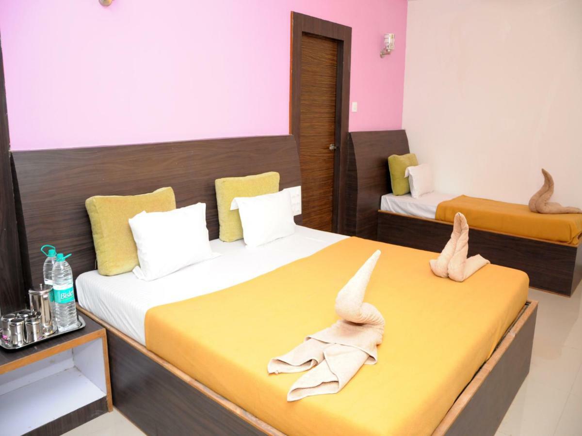 Hotel Malhar Palace Shirdi Zewnętrze zdjęcie